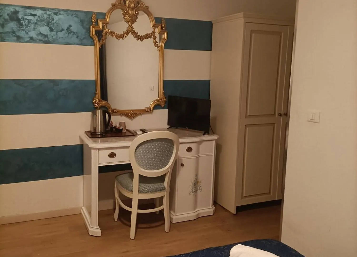 ונציה Palazzo Lion Morosini - Check In Presso Locanda Ai Santi Apostoli בית הארחה