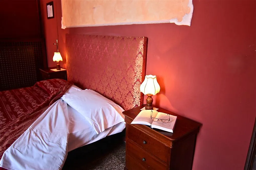 ונציה Palazzo Lion Morosini - Check In Presso Locanda Ai Santi Apostoli בית הארחה