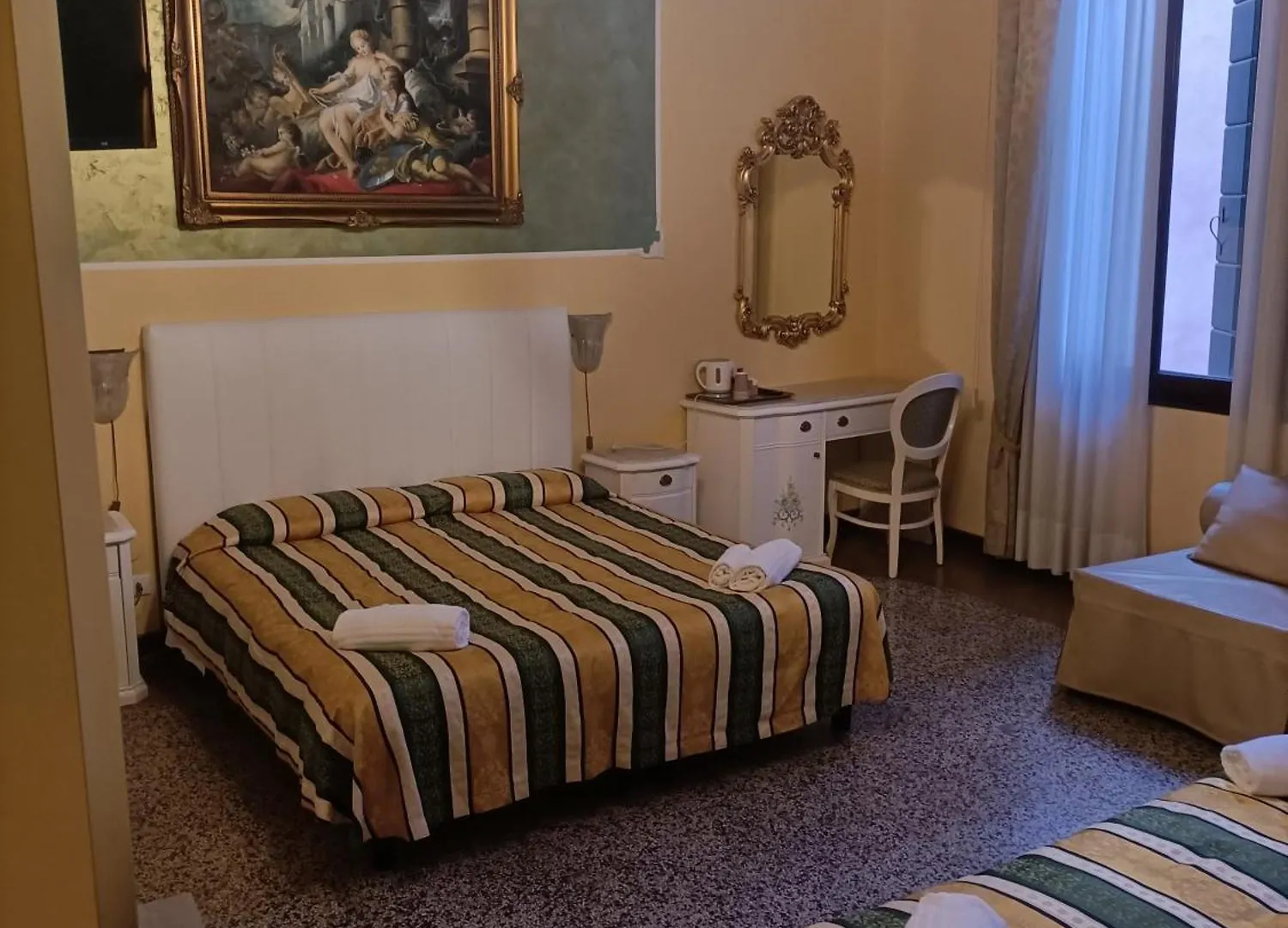 Palazzo Lion Morosini - Check In Presso Locanda Ai Santi Apostoli Venedig