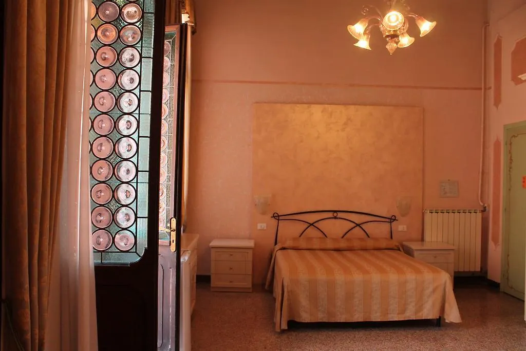 Palazzo Lion Morosini - Check In Presso Locanda Ai Santi Apostoli Venice Guest house