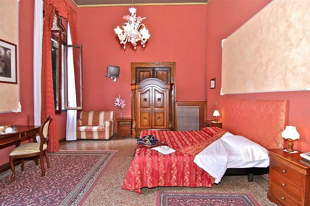 Palazzo Lion Morosini - Check In Presso Locanda Ai Santi Apostoli Venice 3*,  Italy