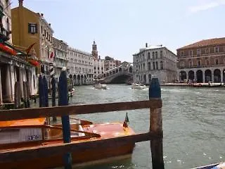Palazzo Lion Morosini - Check In Presso Locanda Ai Santi Apostoli Venedig Gæstehus