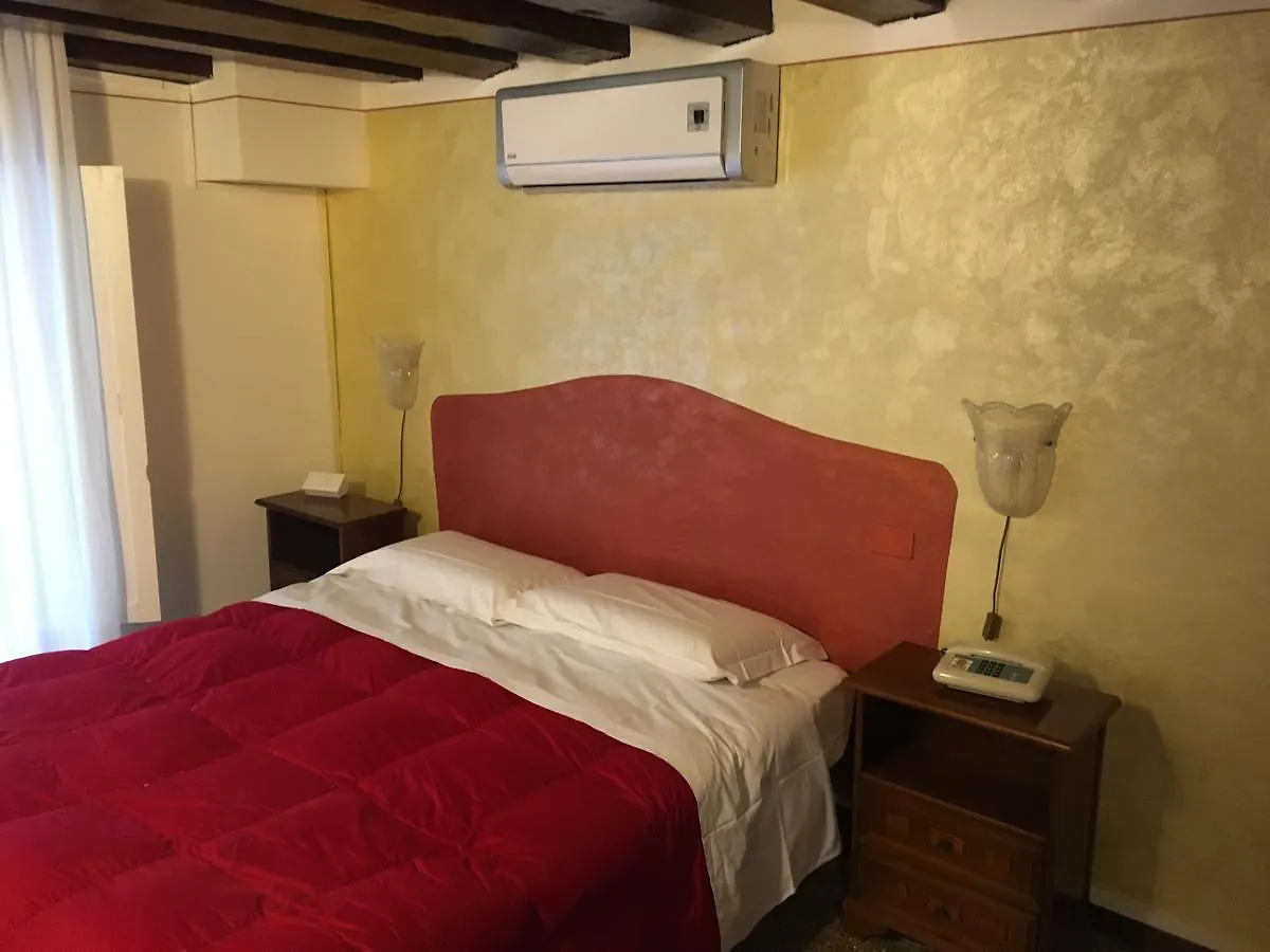 Palazzo Lion Morosini - Check In Presso Locanda Ai Santi Apostoli Venice