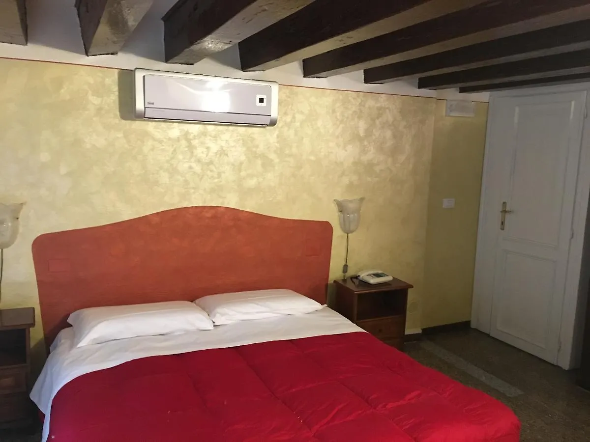 Guest house Palazzo Lion Morosini - Check In Presso Locanda Ai Santi Apostoli Venice