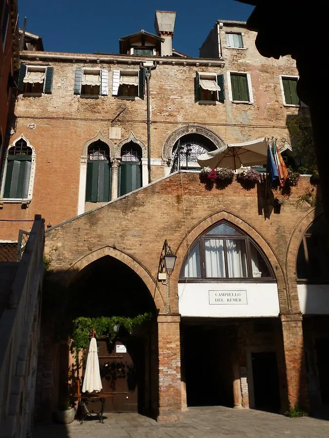 Palazzo Lion Morosini - Check In Presso Locanda Ai Santi Apostoli Venedig