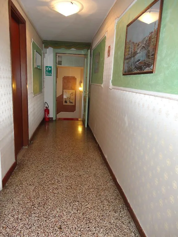 Guest house Palazzo Lion Morosini - Check In Presso Locanda Ai Santi Apostoli Venice