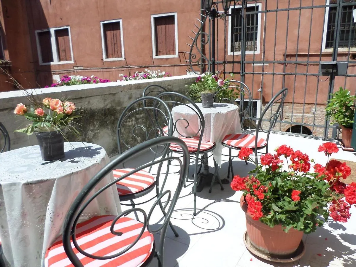Palazzo Lion Morosini - Check In Presso Locanda Ai Santi Apostoli Venise